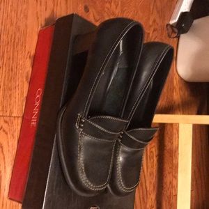Black shoes by Connie